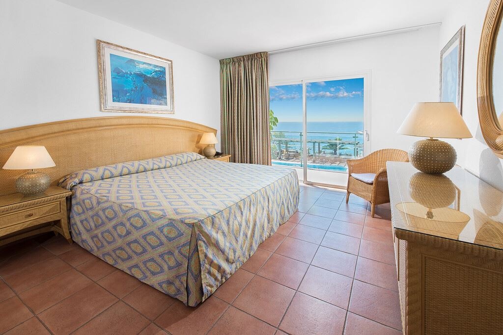 rooms-familiar-superior-ocean-view