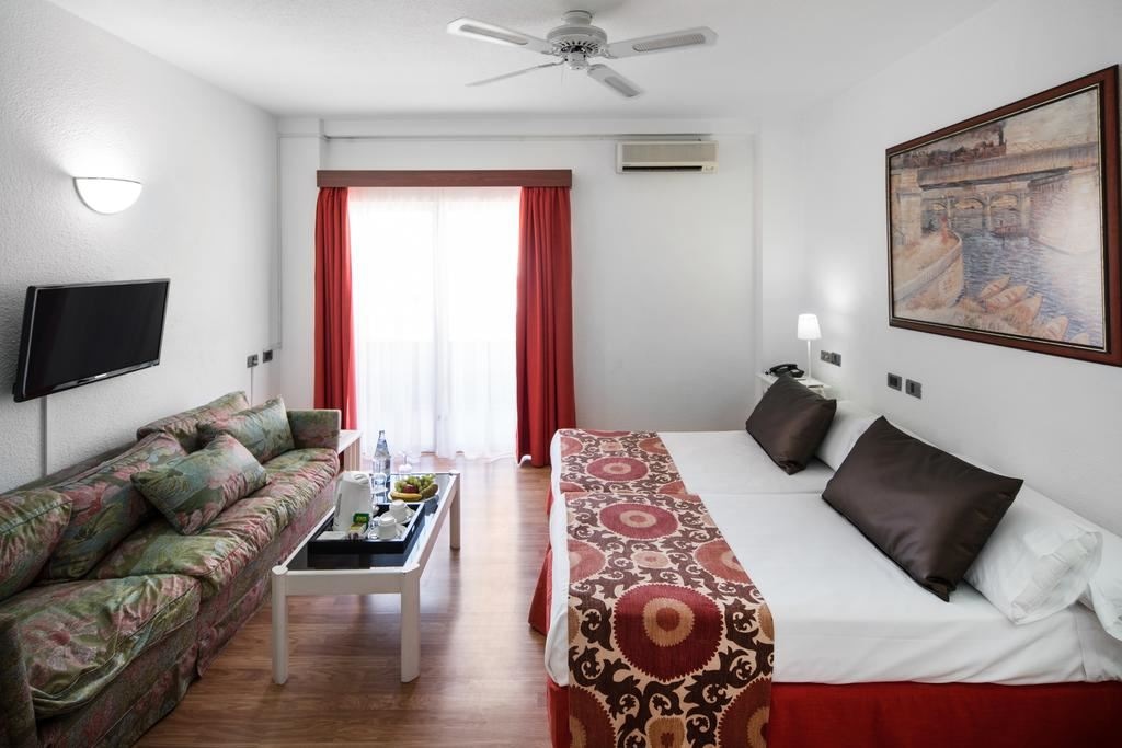 rooms-family-room-premium