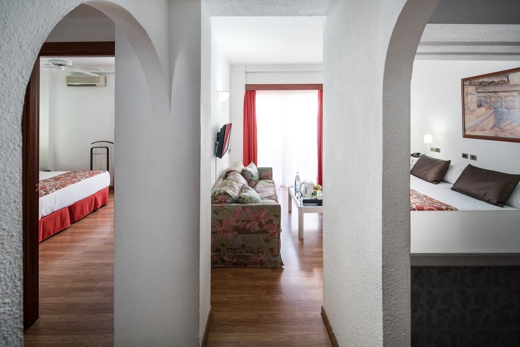 rooms-family-room-premium