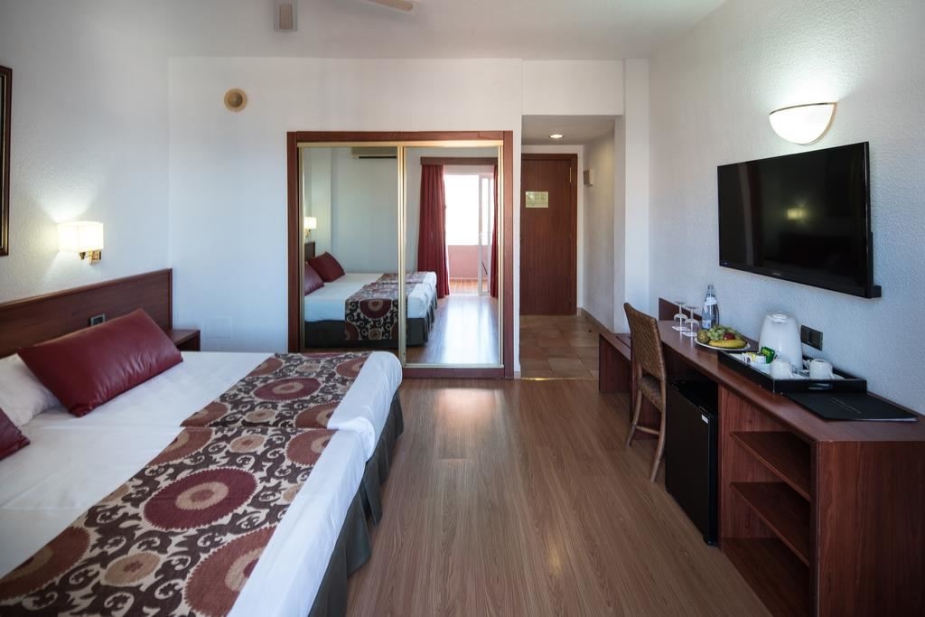 rooms-family-room-premium