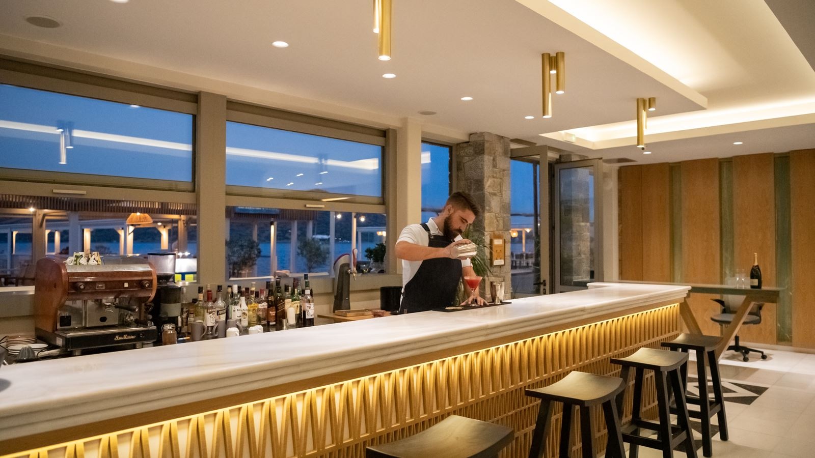 bars-main-sea-breeze--bar