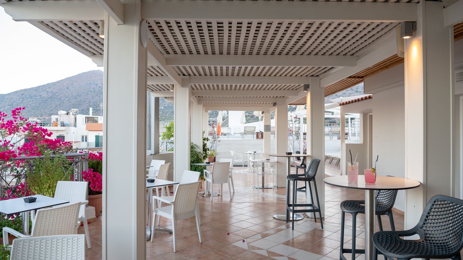 bars-sky--snack-pool-bar