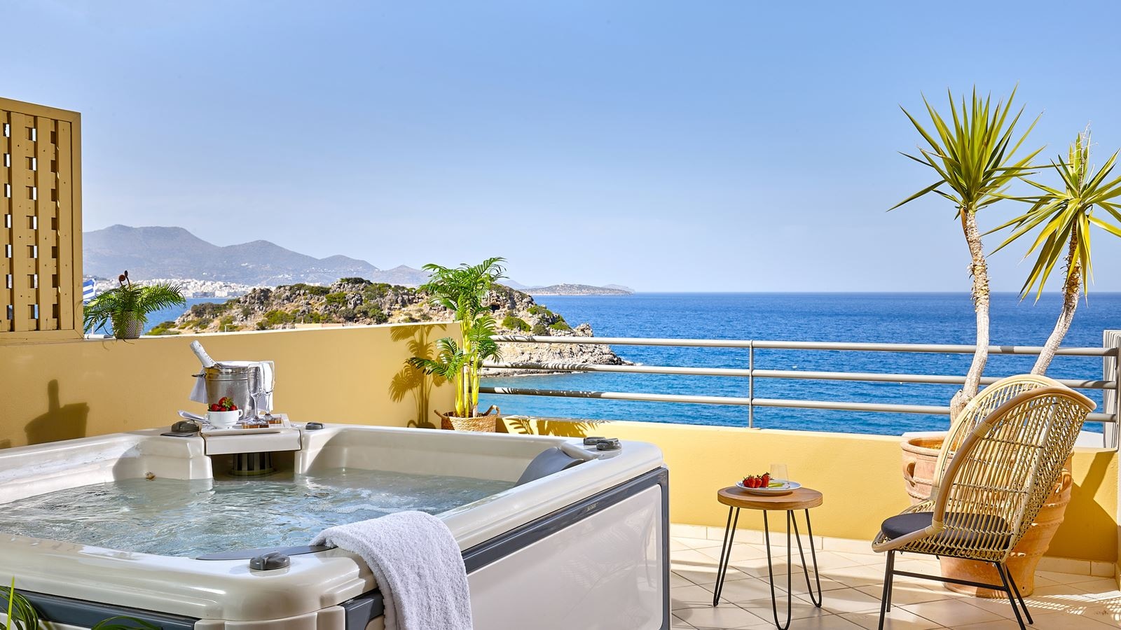 rooms-superior-junior-suite-sea-view