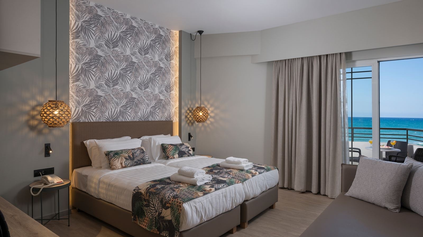 rooms-double--room-side-sea-view-balcony-or-terrace