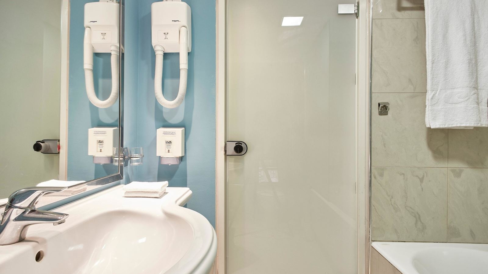 rooms-superior-family-2-rooms-garden-view-balconty-or-terrace