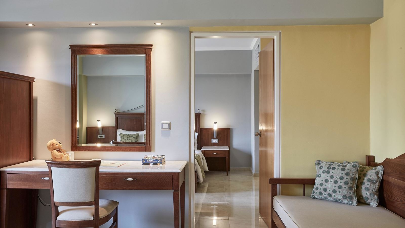 rooms-superior-family-2-rooms-garden-view-balconty-or-terrace