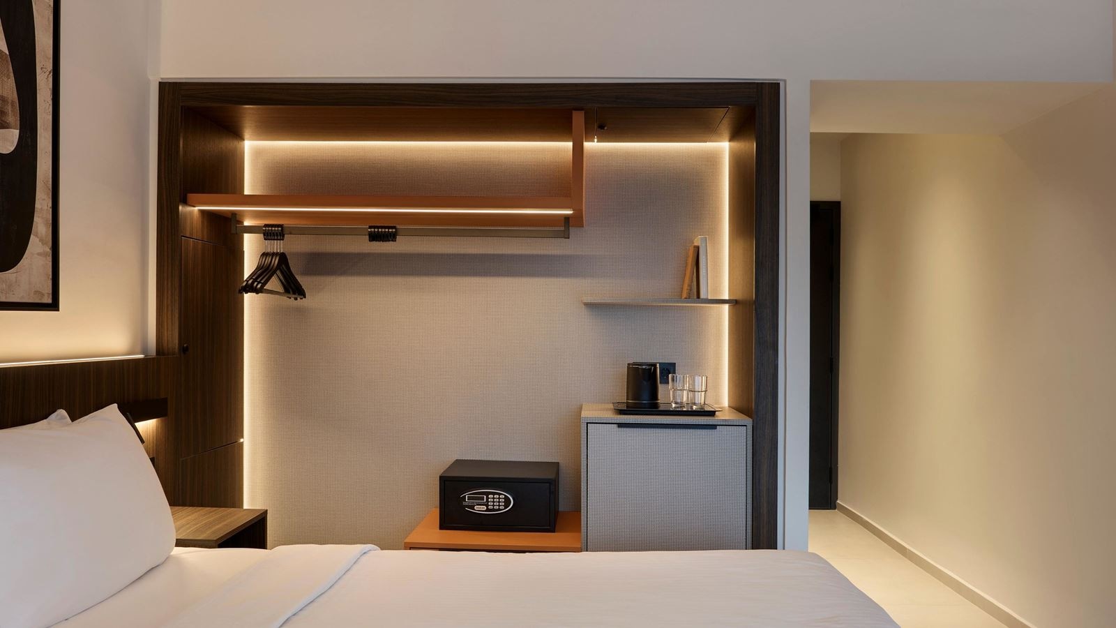 rooms-twin-room-garden-view-balcony