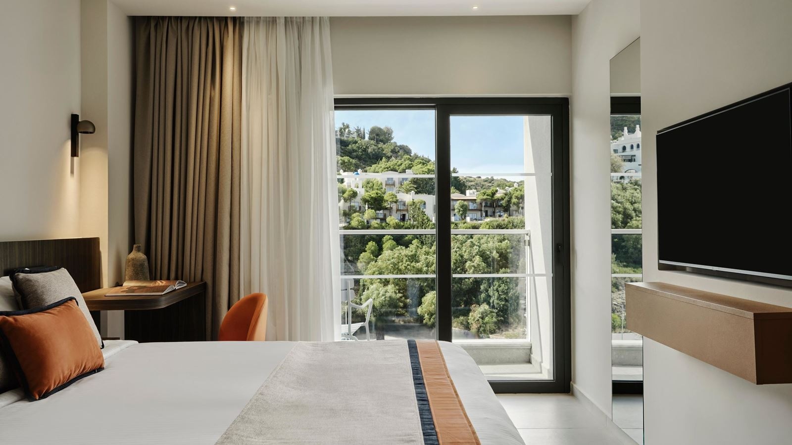 rooms-twin-room-garden-view-balcony