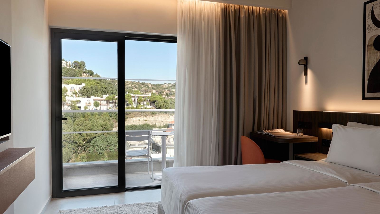 rooms-twin-room-garden-view-balcony