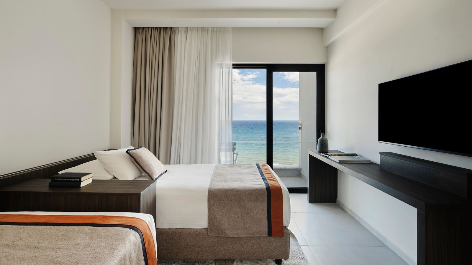 rooms-family-room-premium-sea-view