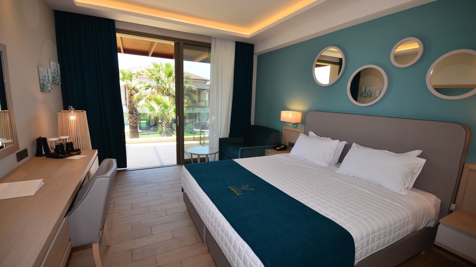 rooms-deluxe-double-garden-view