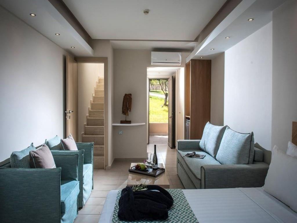 rooms-split-level-deluxe-suite-with-sea-view