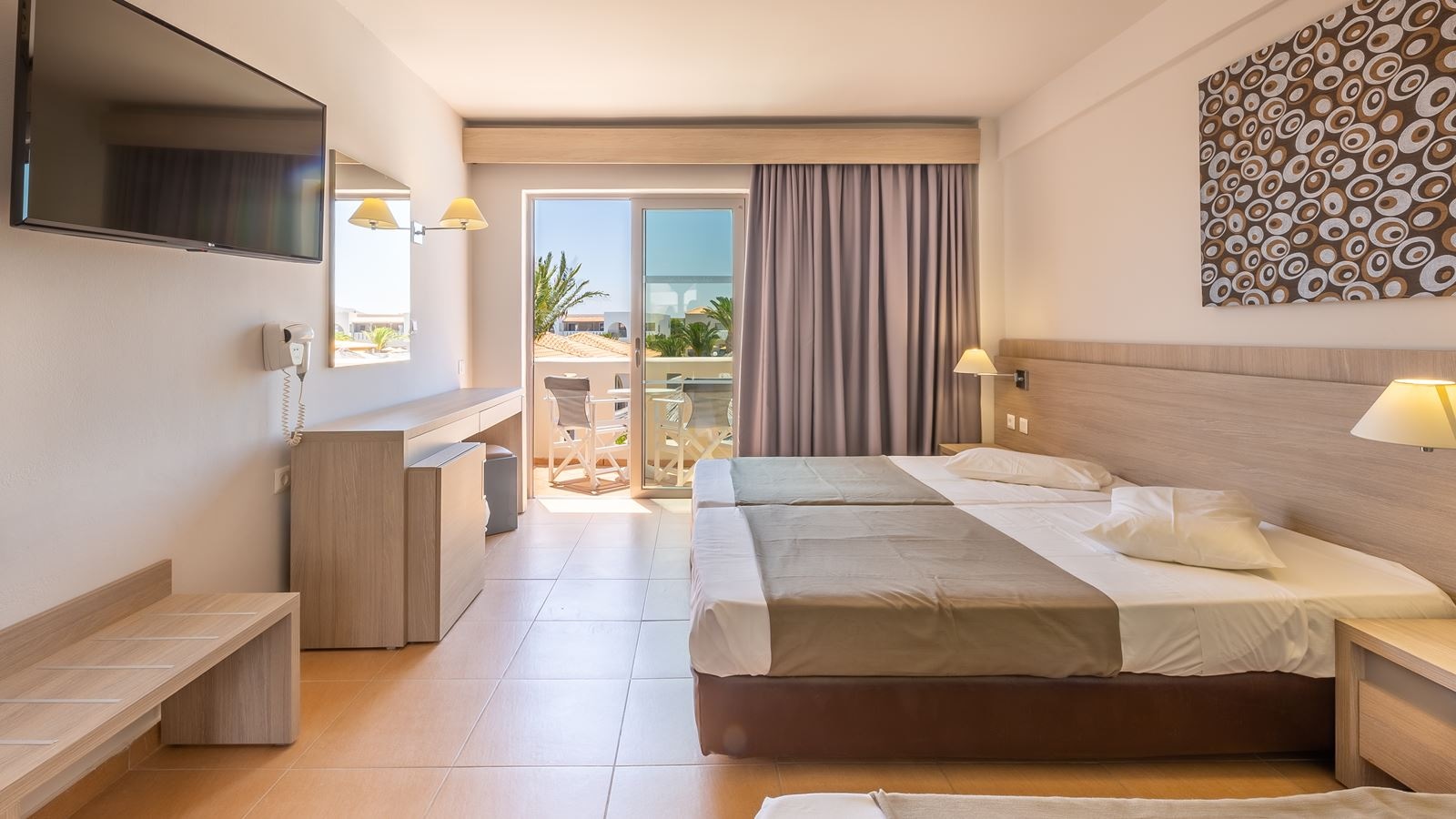 rooms-twin-superior-room-balcony