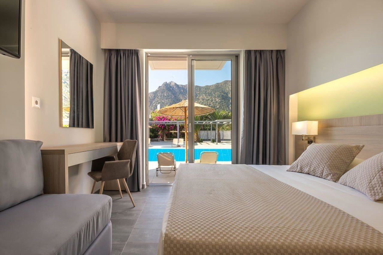 rooms-double-sharing-pool-terrace-adults-only