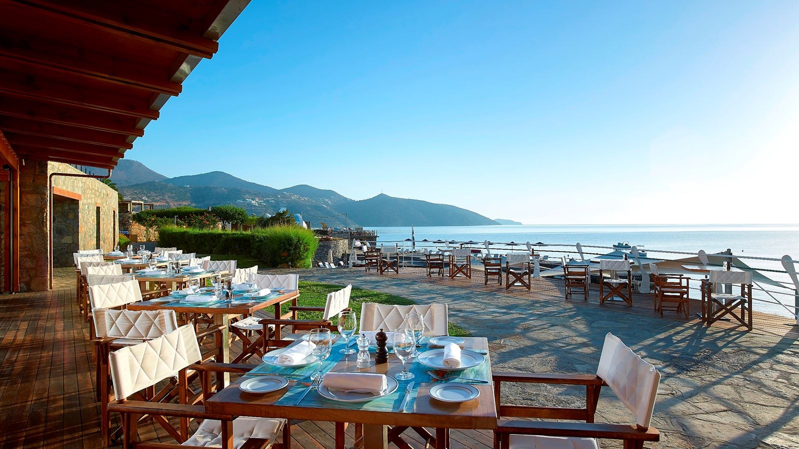 restaurants-blue-bay-beach-restaurant