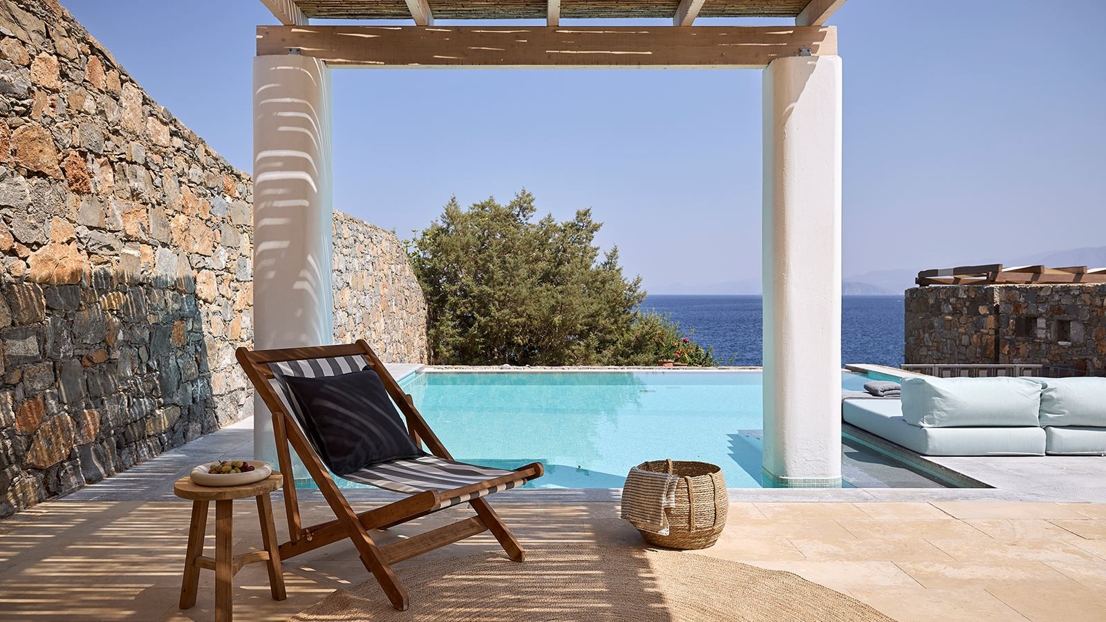 rooms-3-bedroom-thalassa-villa-private-pool-seafront-view