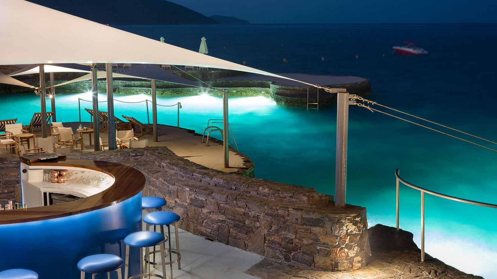 bars-bonatsa-jetty-bar