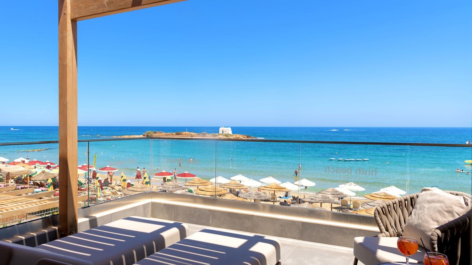 rooms-deluxe-grand-2-bedrooms-beachfront-fsv