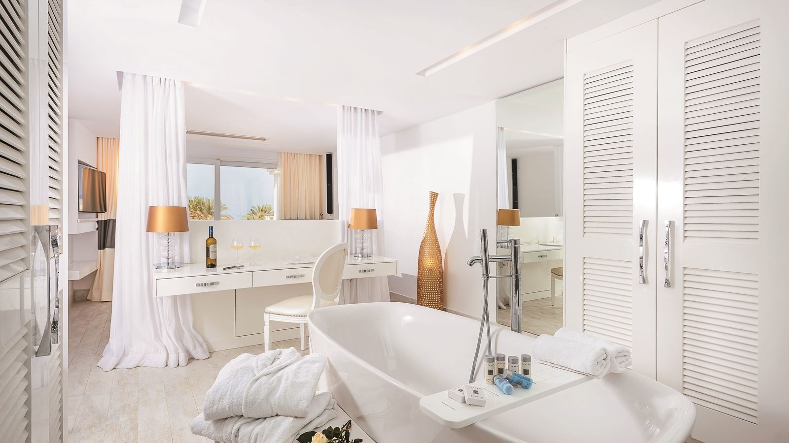 rooms-villa-beachfront-privatepool