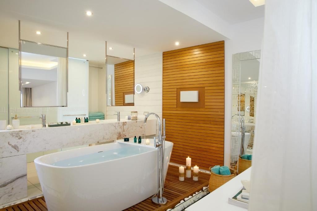 rooms-villa-beachfront-private-jacuzzi