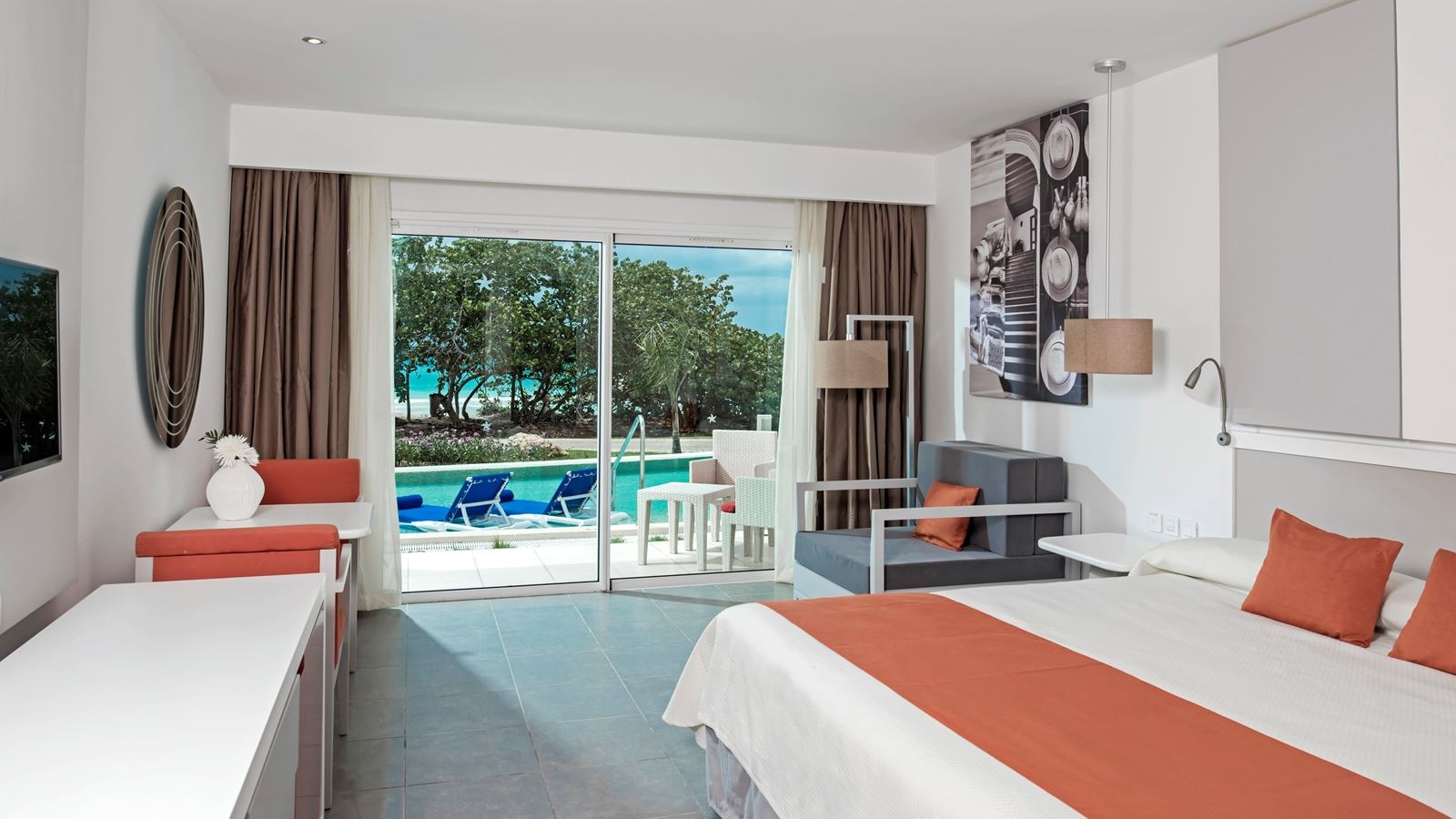 rooms-swim-out-star-prestige