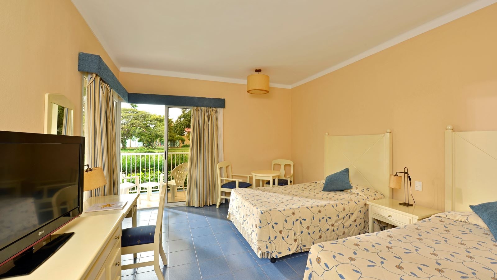 rooms-double-tropical