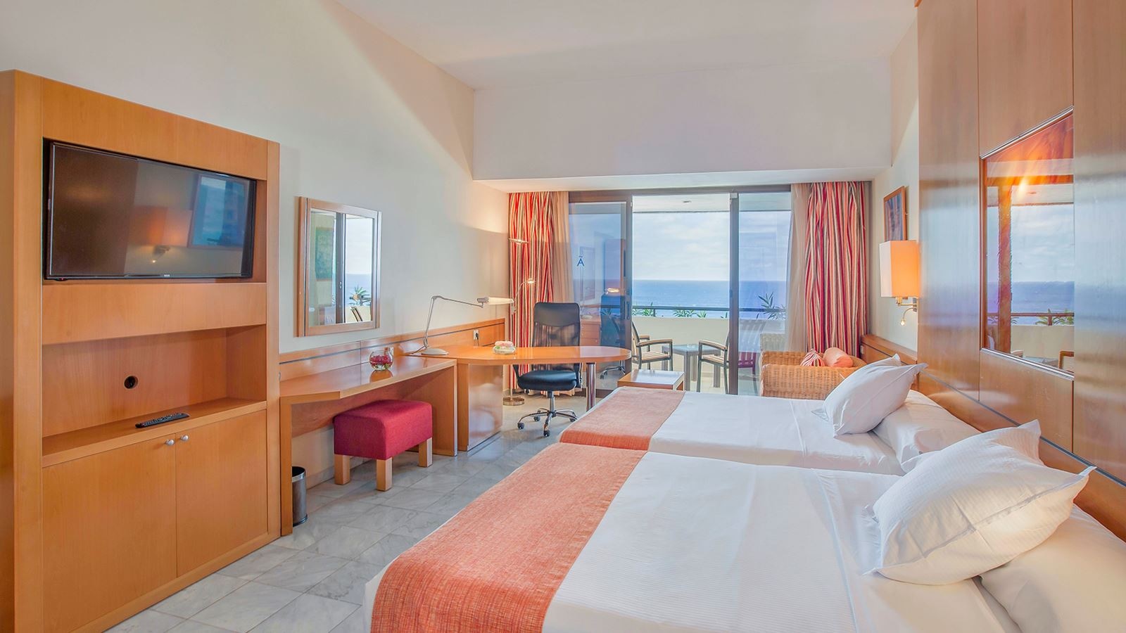 rooms-the-level-room-sea-view