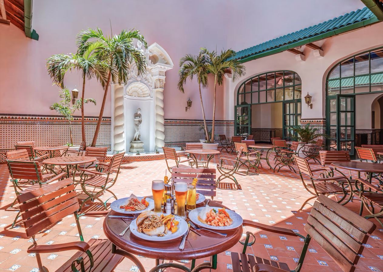 bars-bar-patio-sevillano