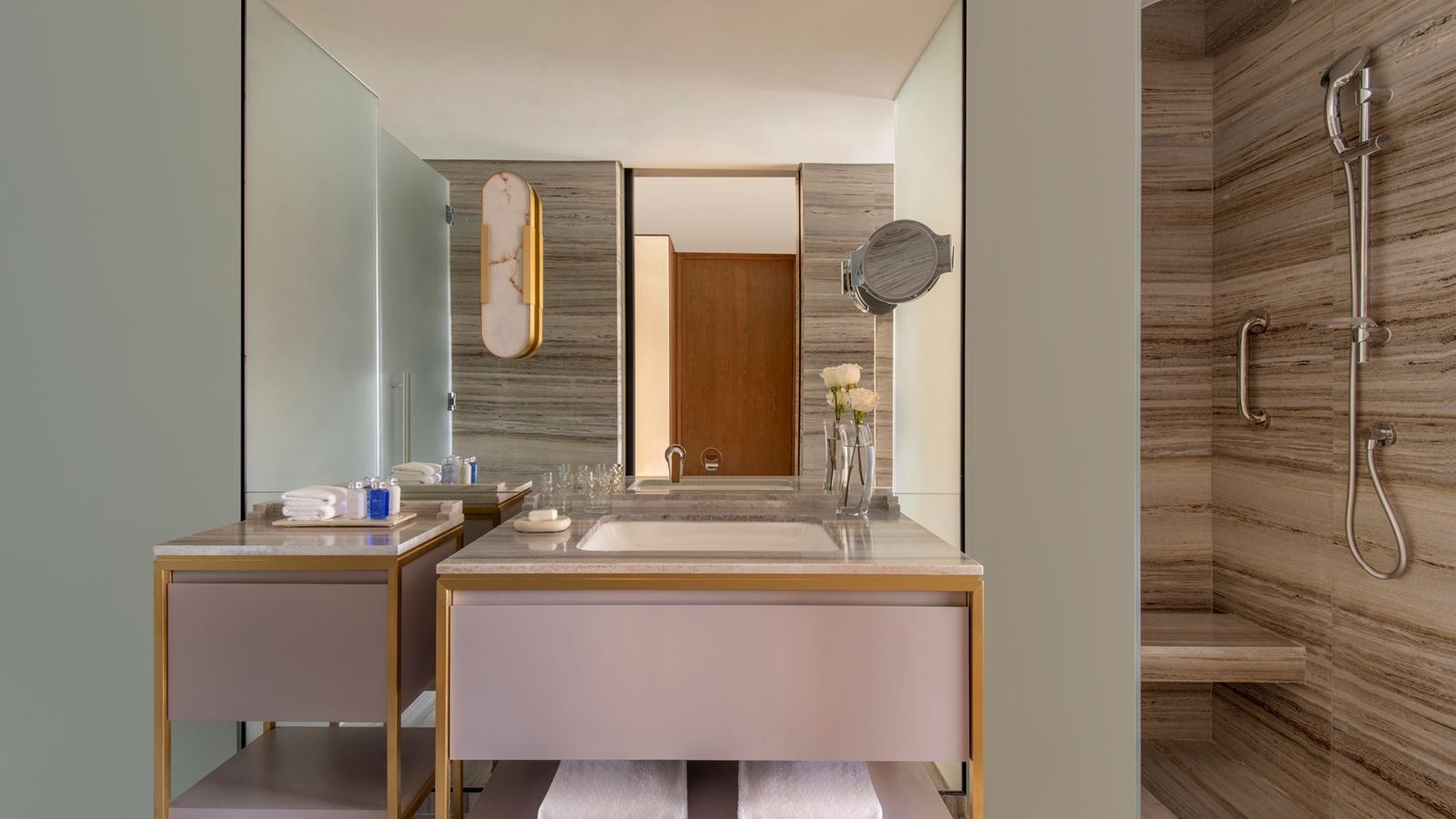 rooms-premium-room-sea-view-with-balcony