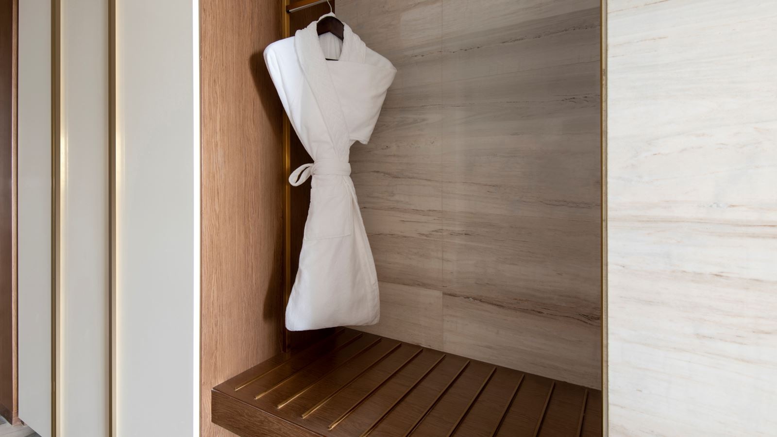 rooms-premium-room-sea-view-with-balcony