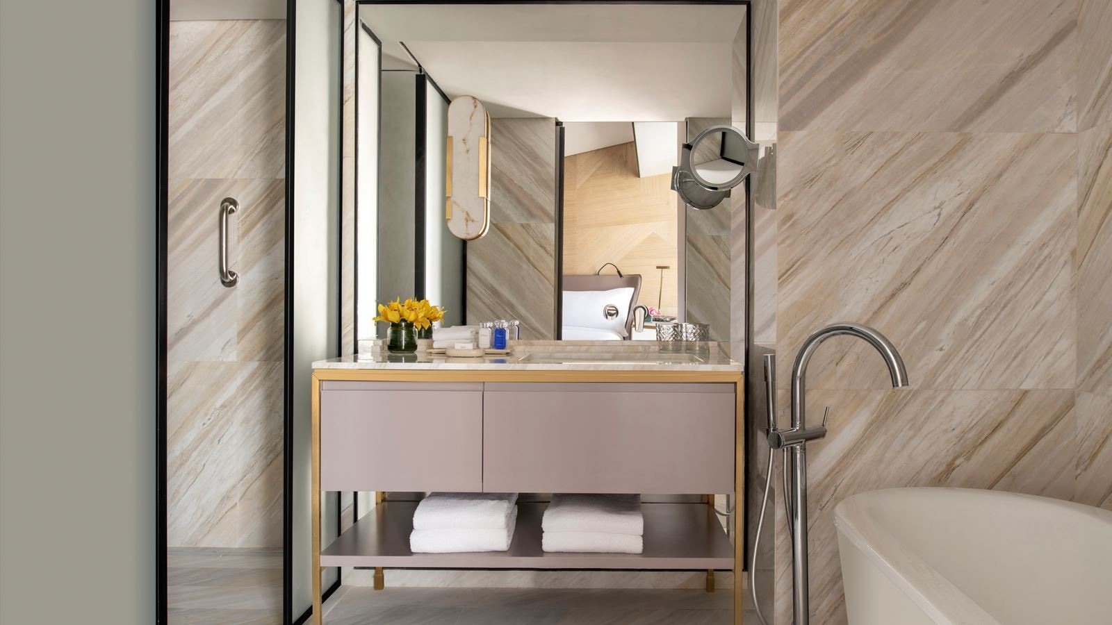 rooms-executive-sea-view-suite