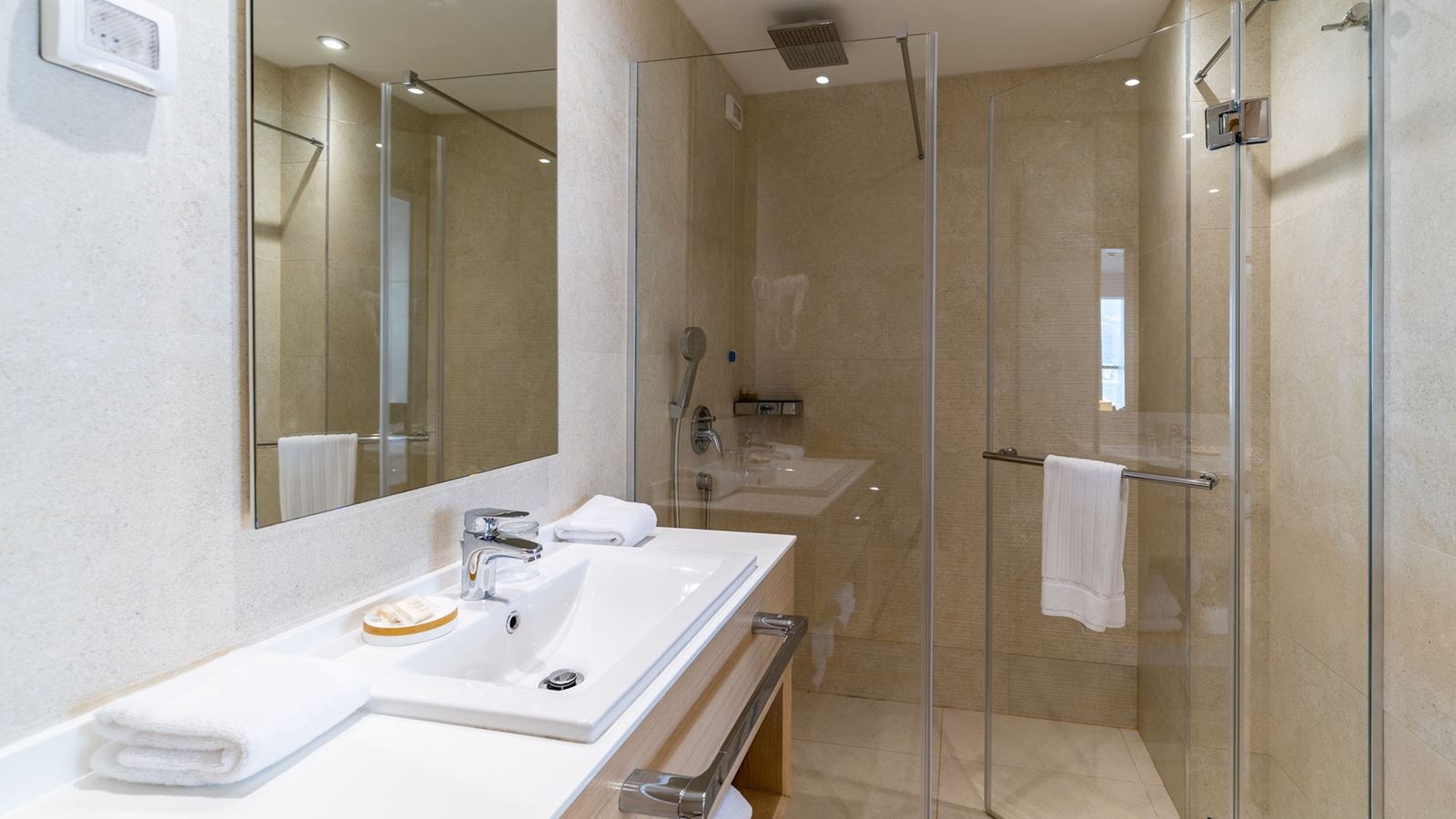 rooms-lux-suite-sea-view