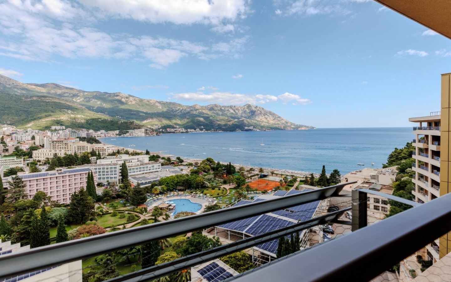 rooms-sea-view-skyline-onebedroom-apartment-with-terrace