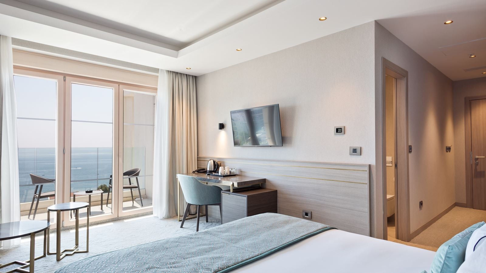 rooms-deluxe-room-sea-view