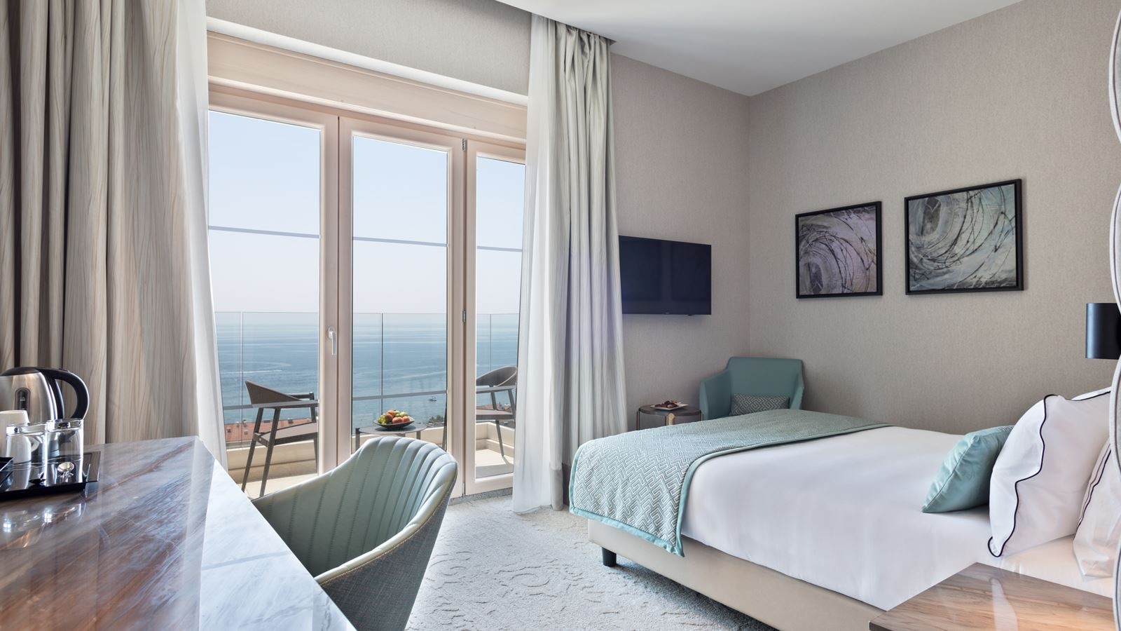 rooms-deluxe-room-sea-view