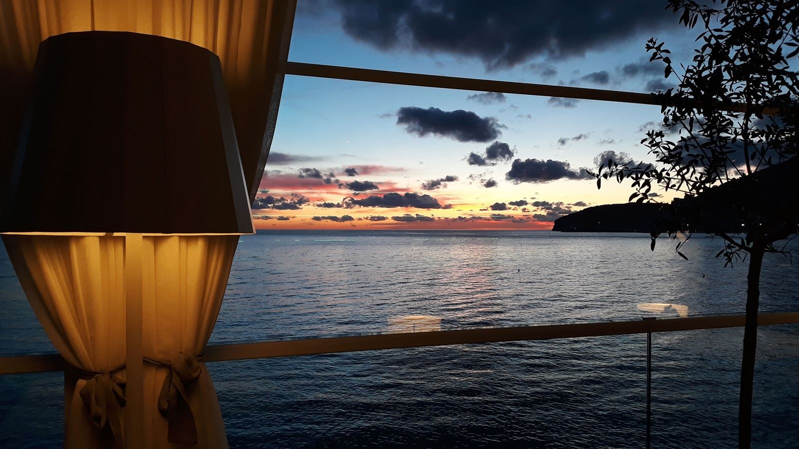 restaurants-dukley-seafront-restaurant