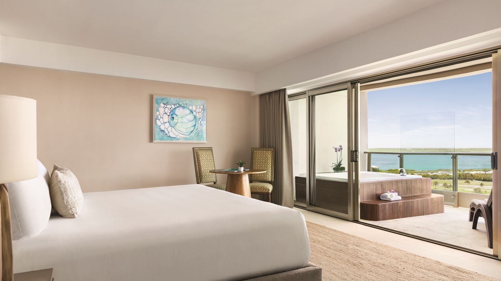 rooms-gran-master-suite-sunset-view-king