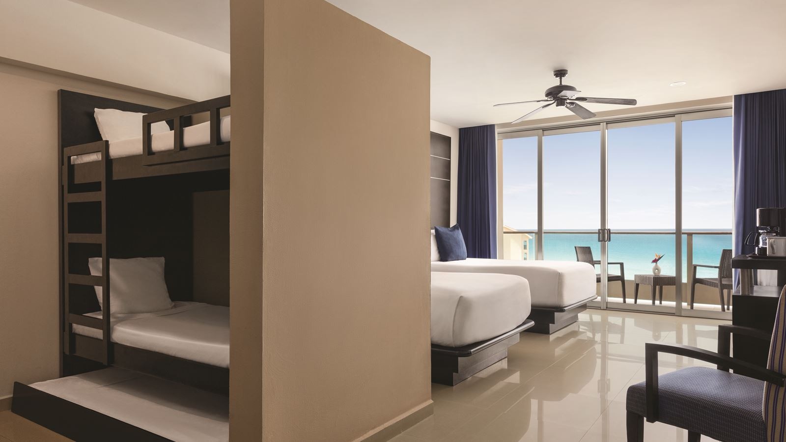 rooms-family-suit-double