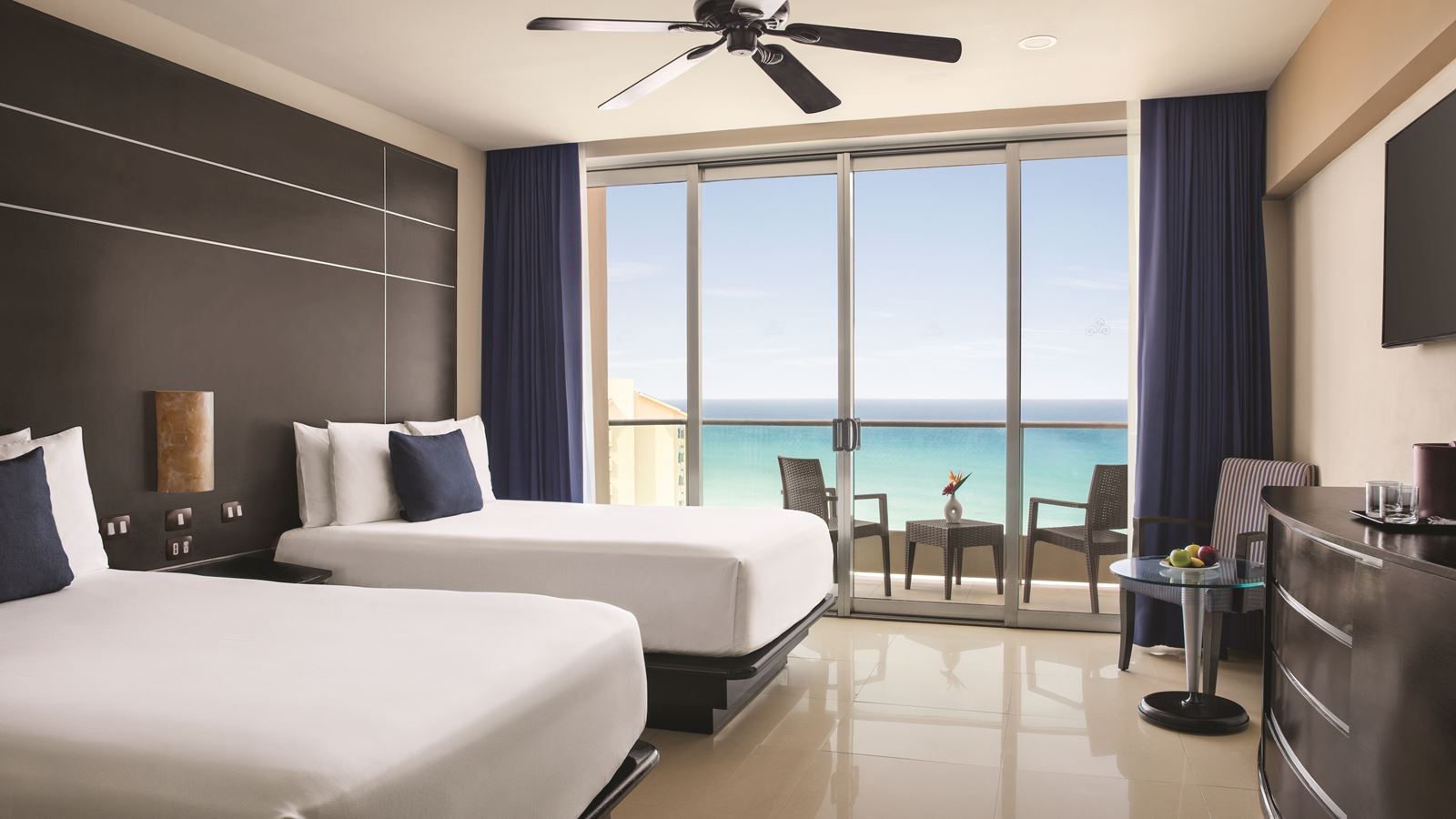 rooms-family-suit-double