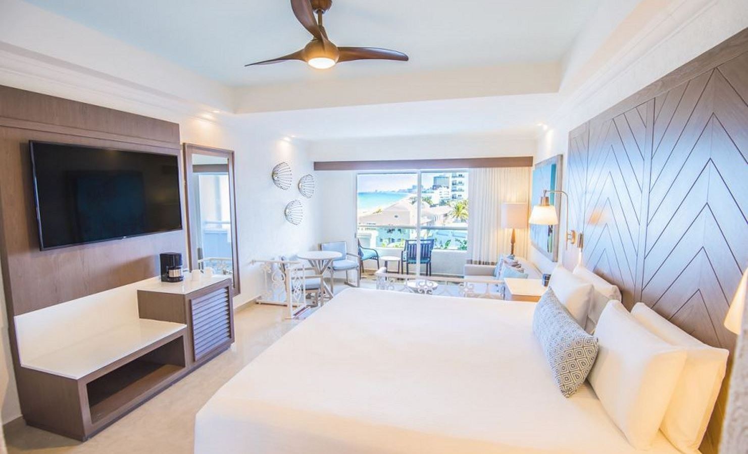 rooms-junior-suit-ocean-view