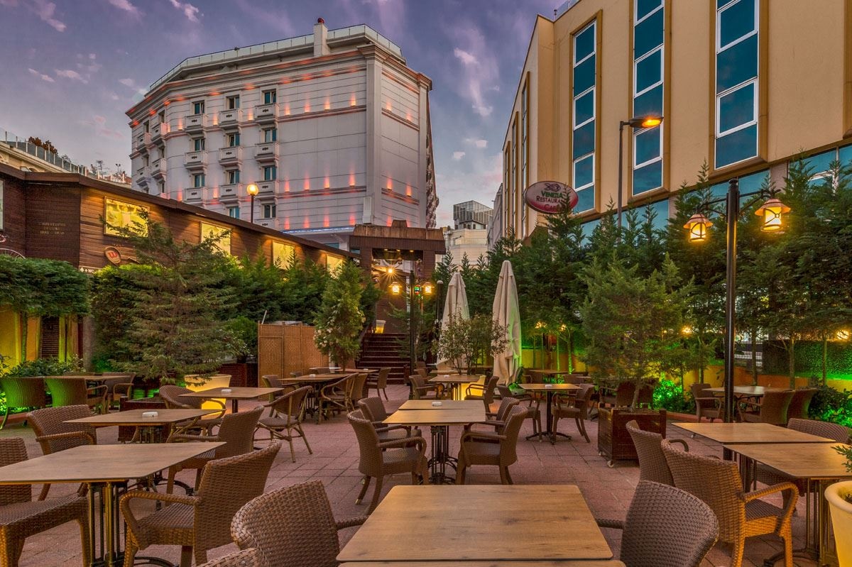 restaurants-restaurants