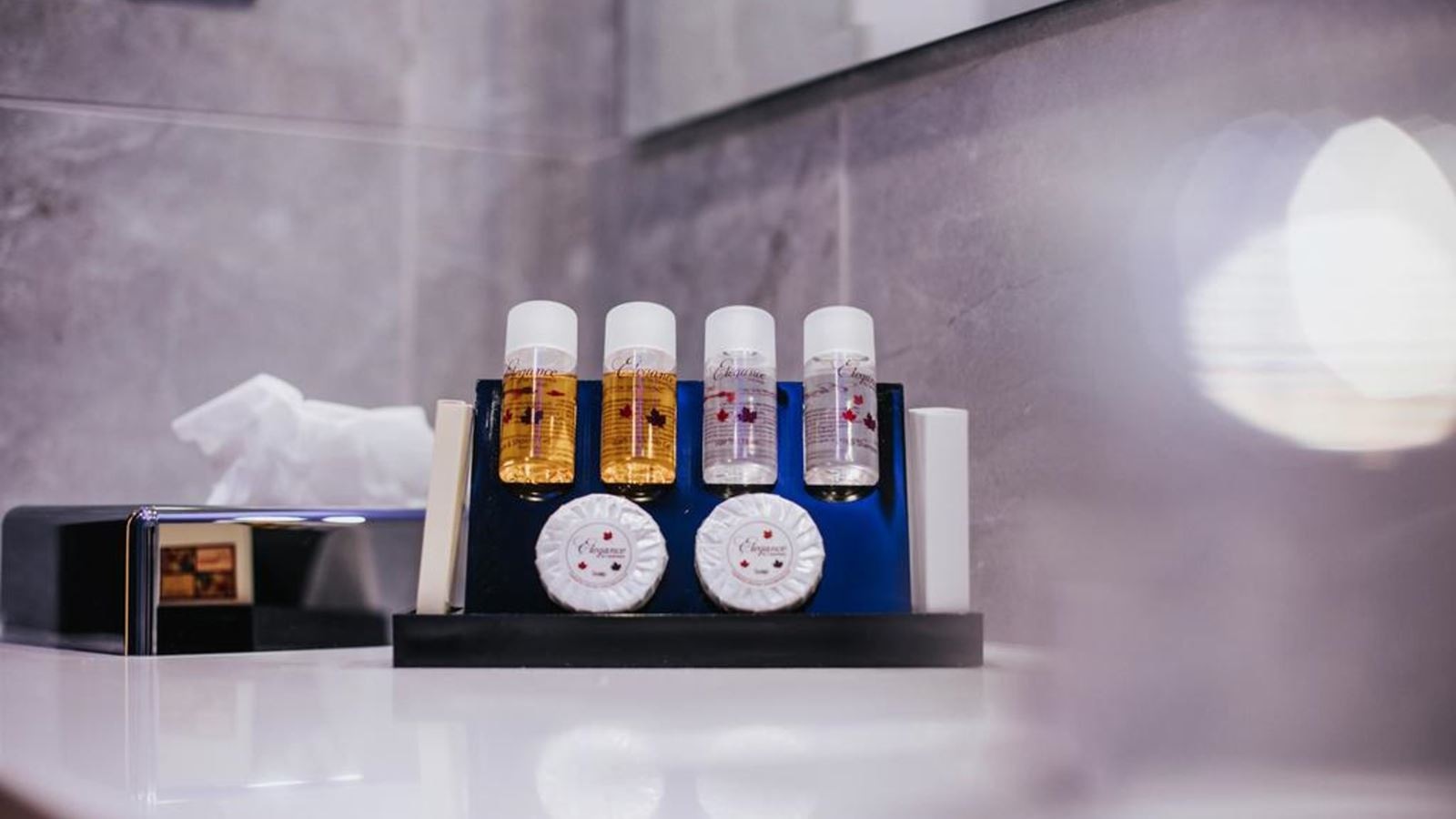 rooms-singleuse-superior-room-balcony