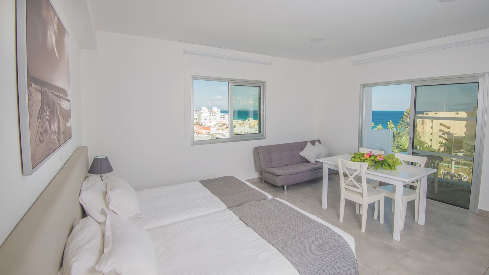 rooms-1-bedroom-apartment-balcony