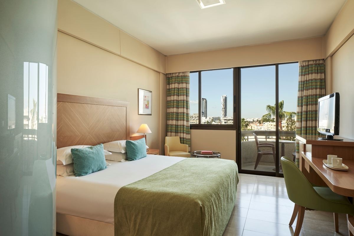 rooms-standard-room-balcony