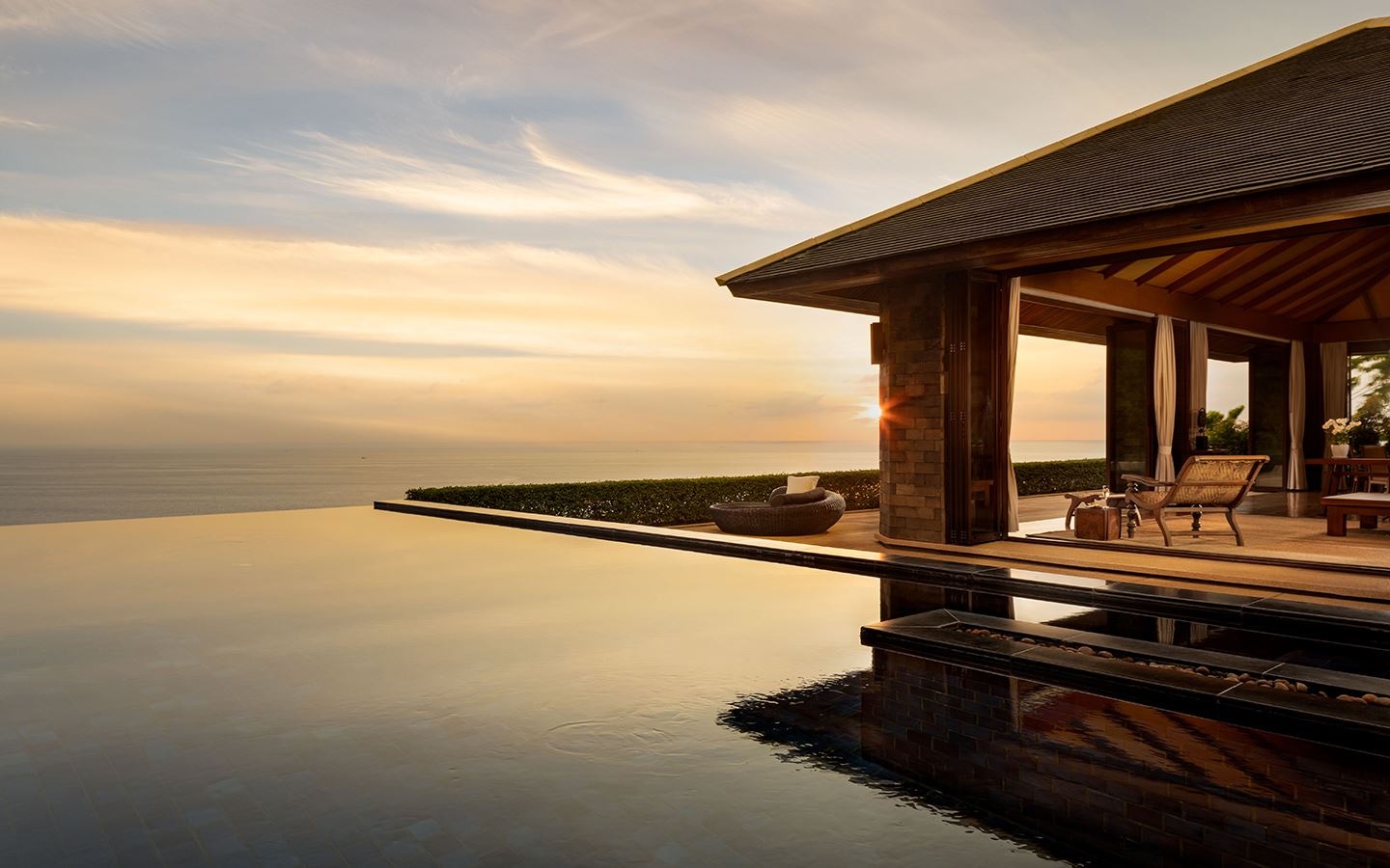 rooms-grand-residence-pool-villa