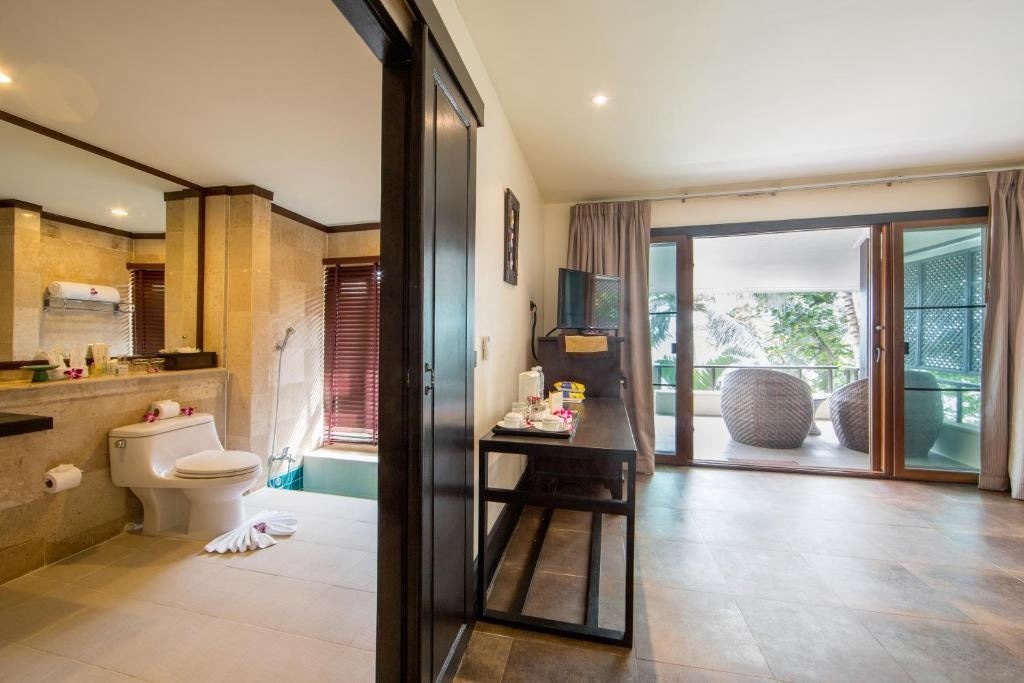 rooms-deluxe-jacuzzi-sea-view