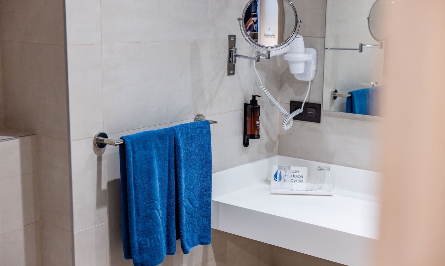 rooms-superior-double-room-with-limited-sea-view