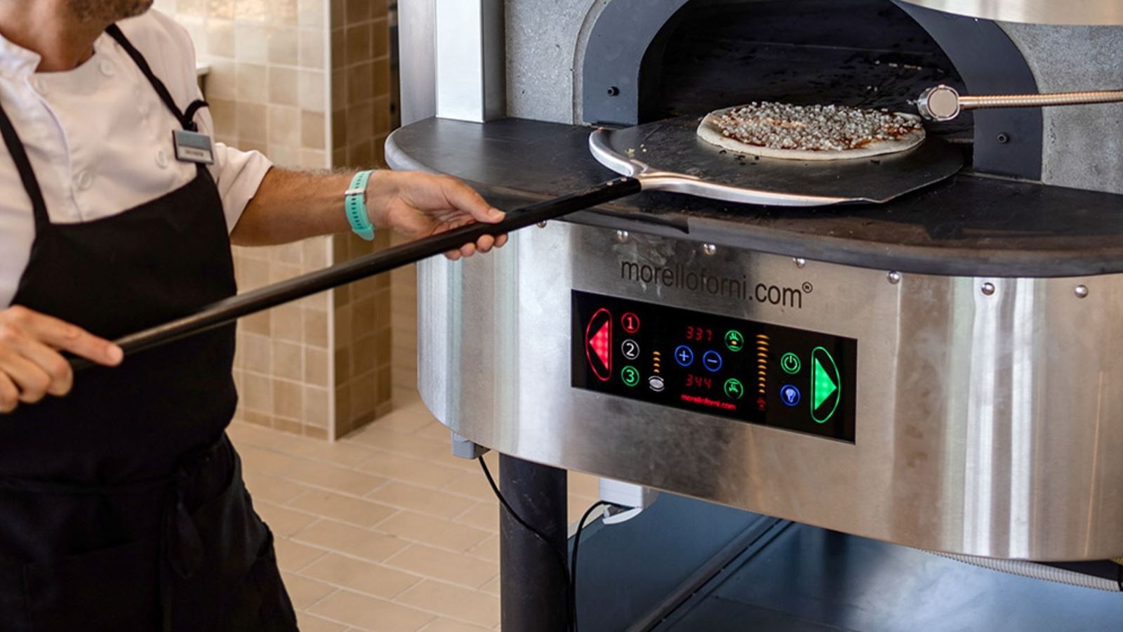 bars-pool-bar-the-all-incllusive-ends-at-2300h